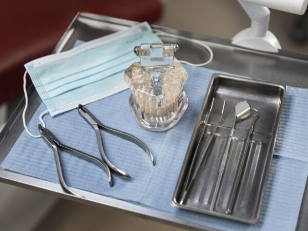 Maneiras eficientes de utilizar materiais descartáveis na rotina da clínica odontológica